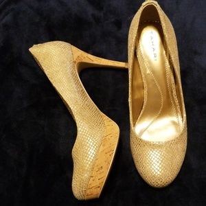 Tahari Goldtone snake print pumps